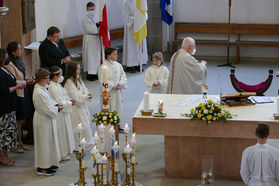 Feier der 1. Heiligen Kommunion in Sankt Crescentius (Foto: Karl-Franz Thiede)